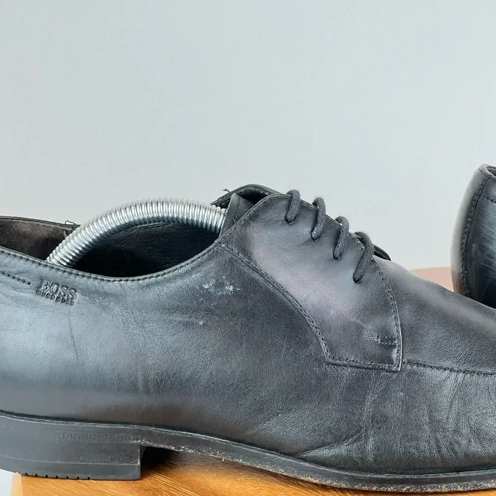 Hugo Boss size 9m
